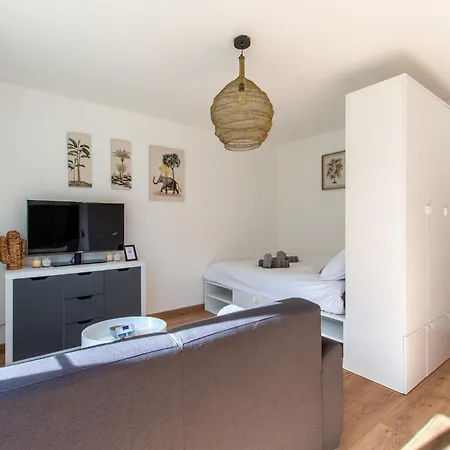 Clementine - Parking